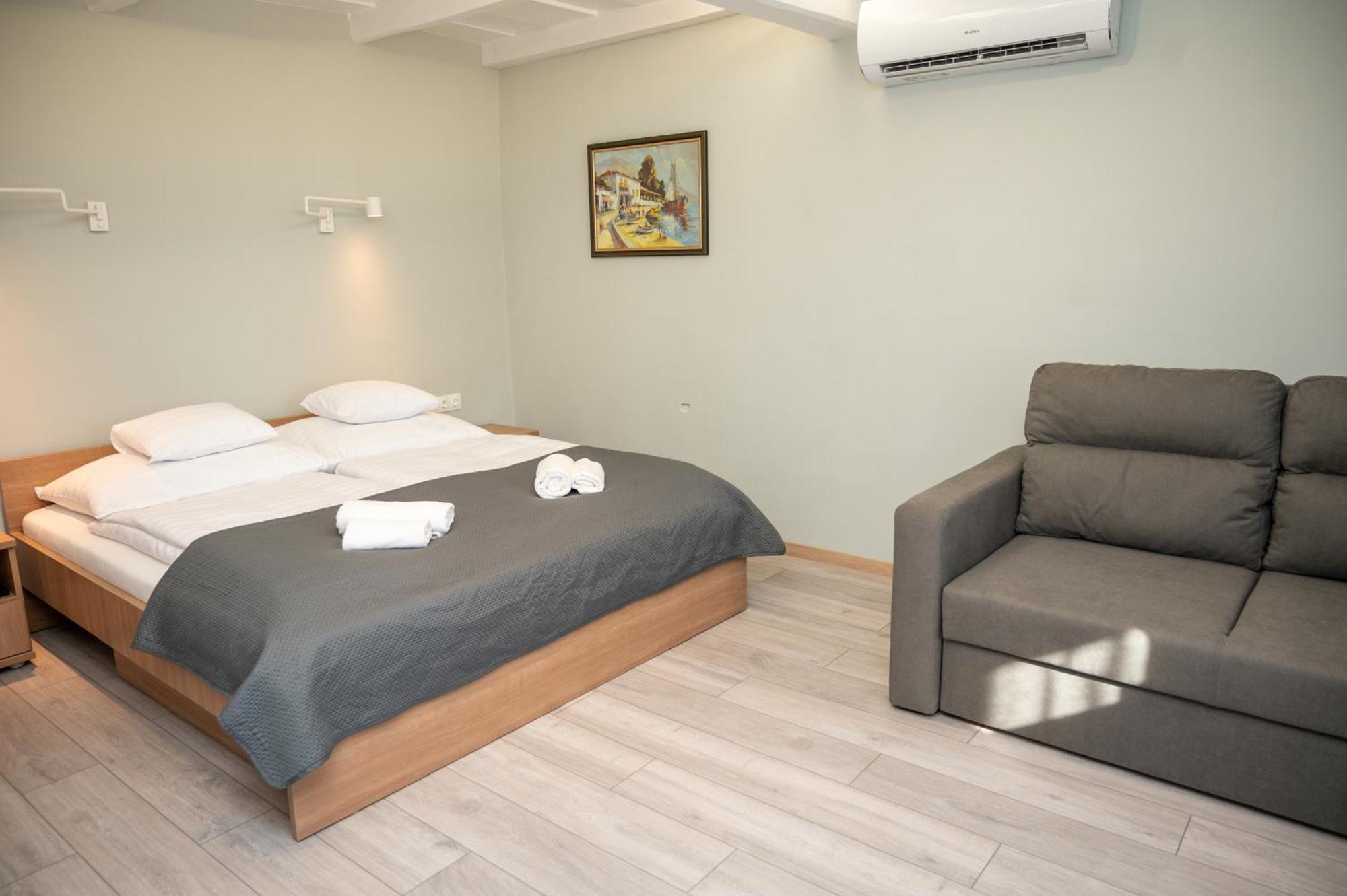 Tuenderkert Apartman Gyula Buitenkant foto