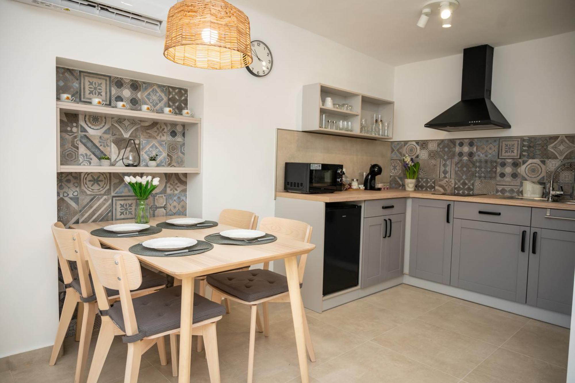 Tuenderkert Apartman Gyula Buitenkant foto